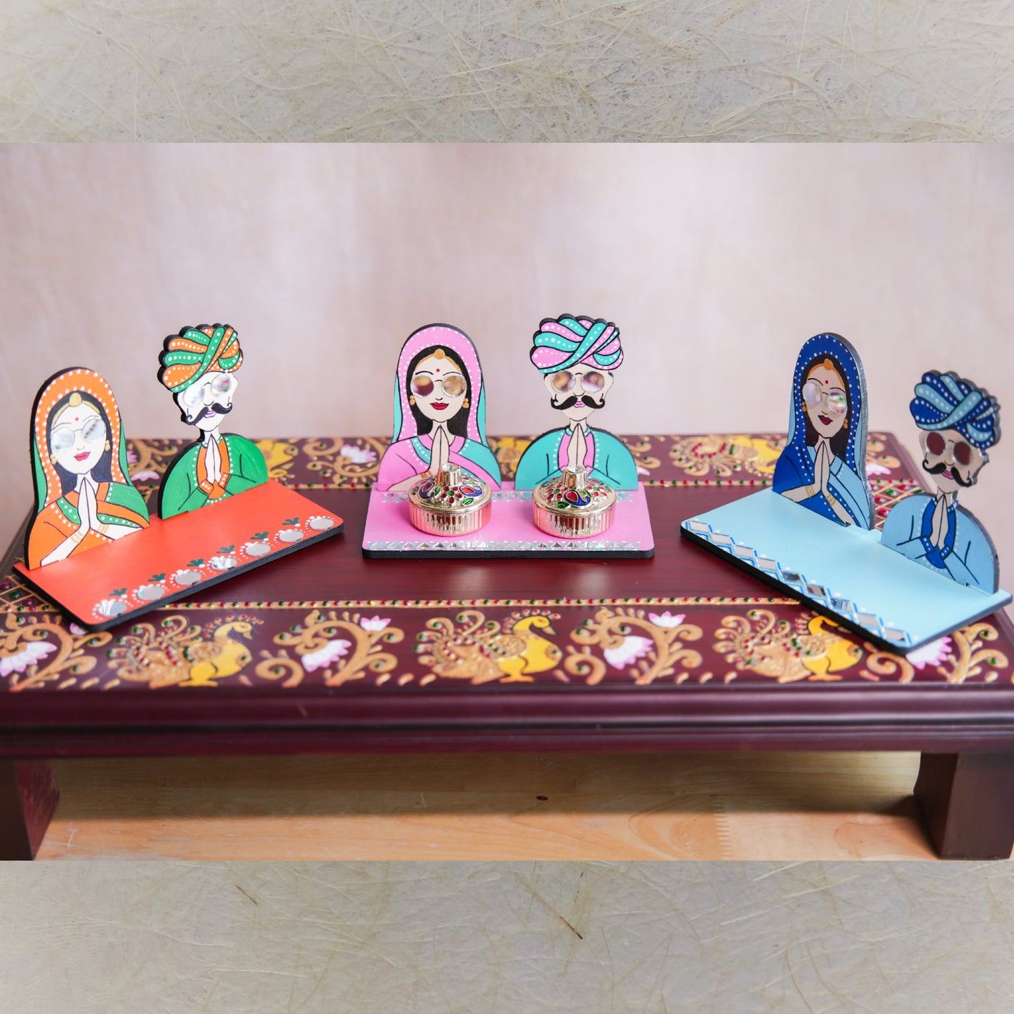 Welcome Couples Stand Handcrafted Traditional Indian Figurines For Festive Hospitality . Decor Stand