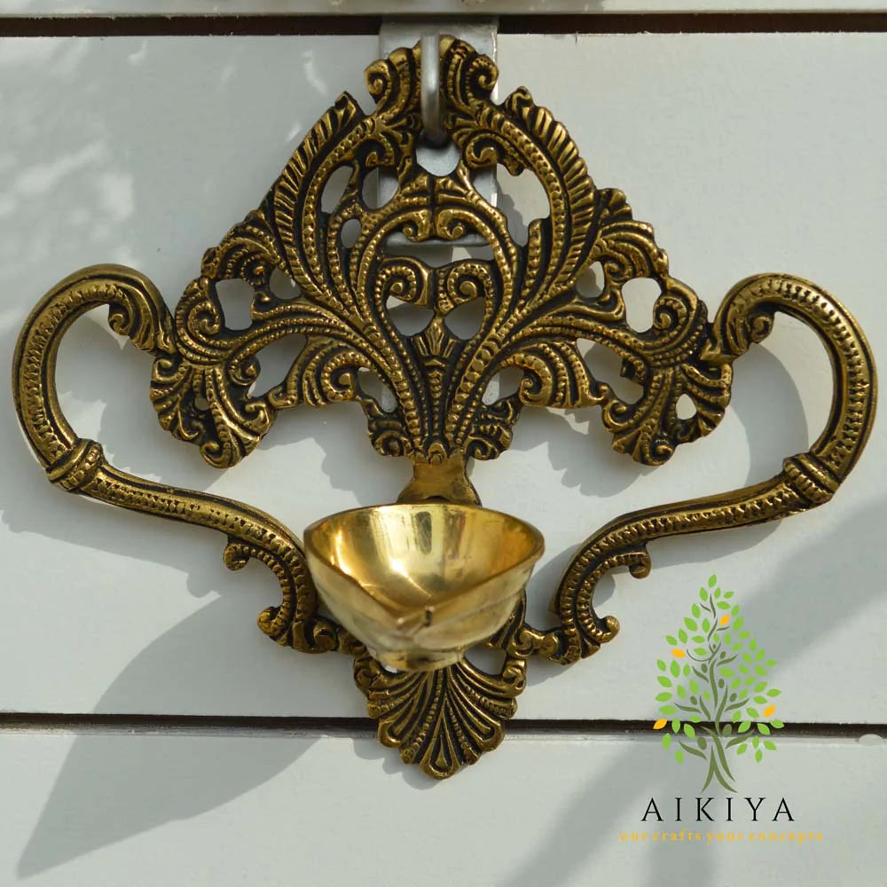Lamp Wall Hanging Scroll Design