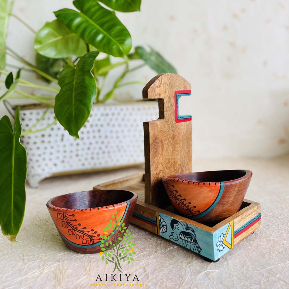 Hanspainted Pair Of Wooden Bowls And Tray