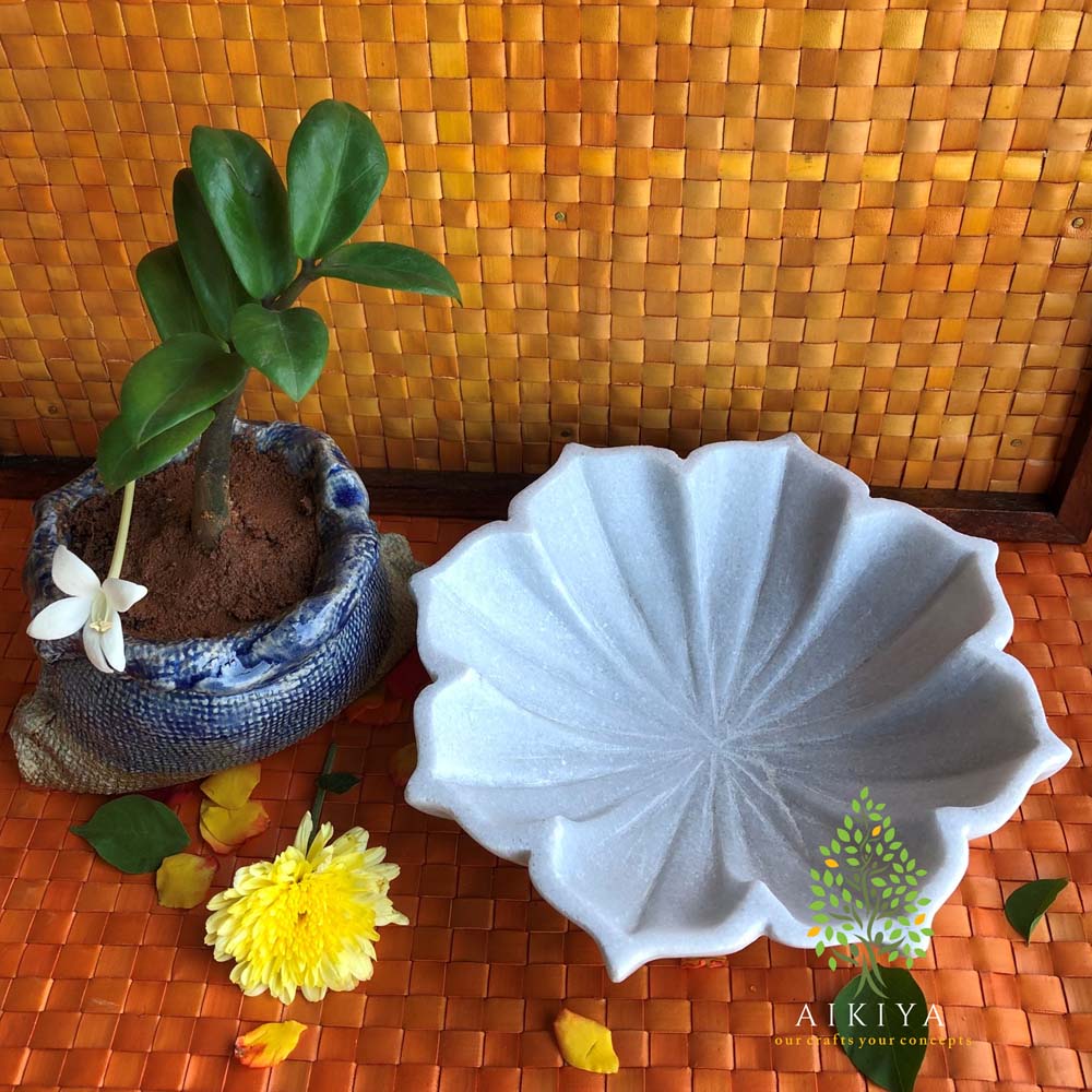 Floral Urli 9"