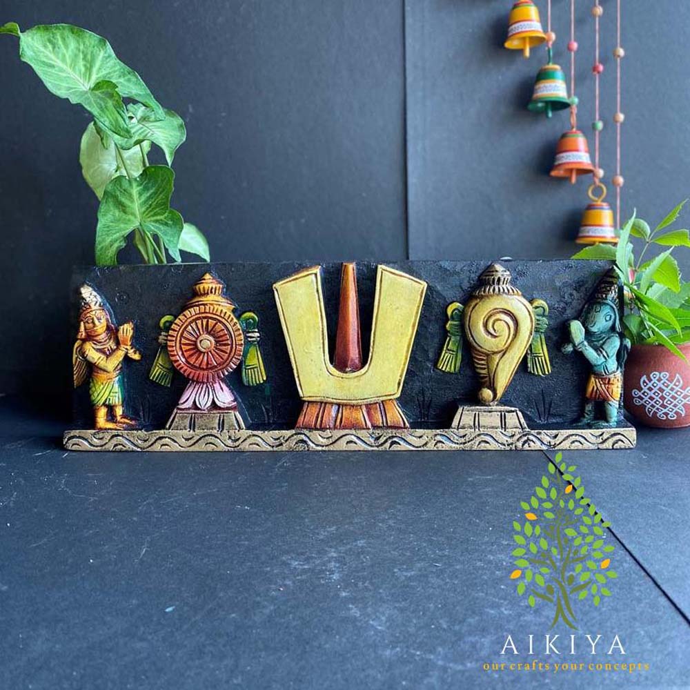 Shanku Chakra Namam V Shape