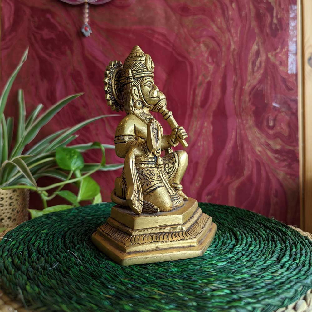 Kneeling Hanuman