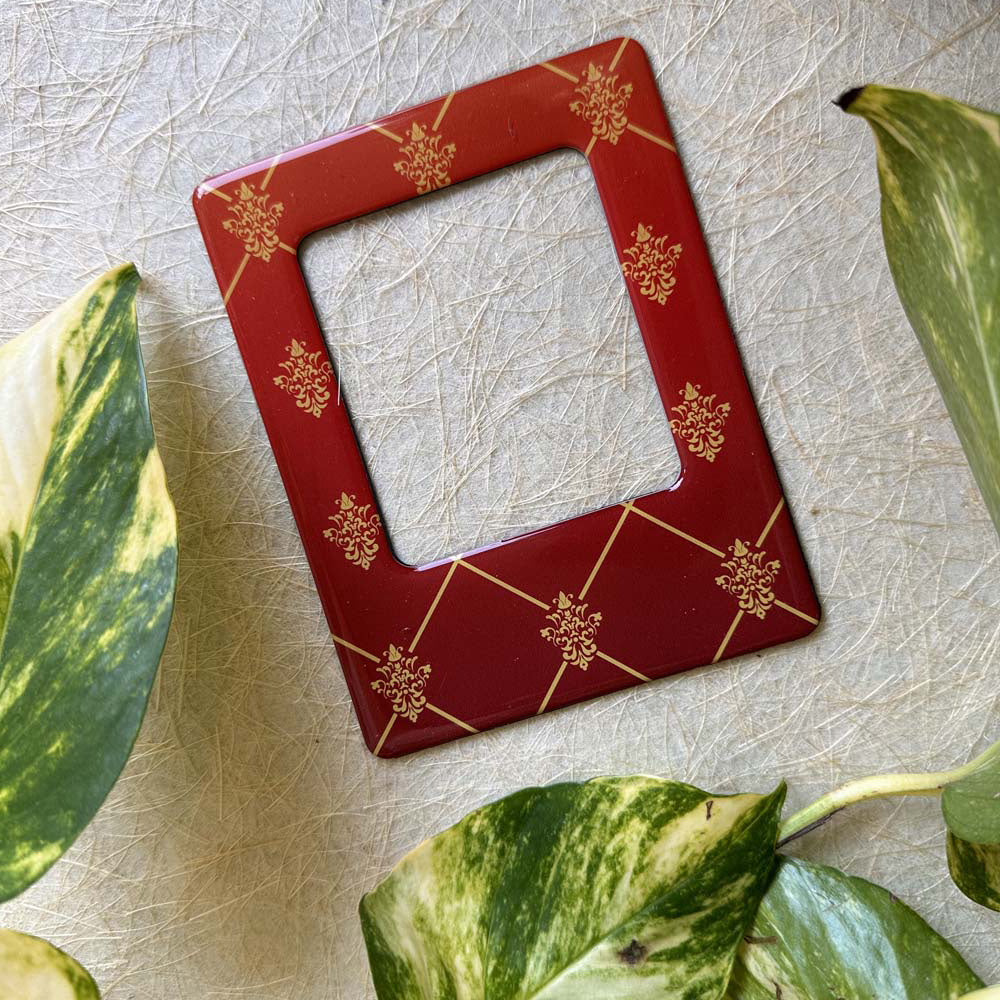 Vibrant Magnetic Photo Frame - Decorative Multicolor Design