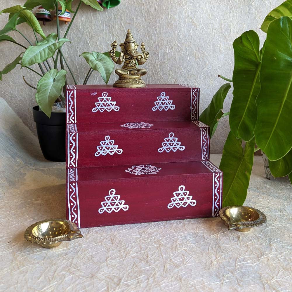 Golu Padi 3 Steps 4"X4" Step Size Maroon Suitable To Keep Brass And Golu Idols