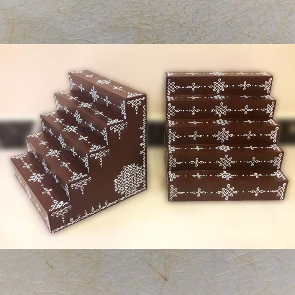 Golu Padi 5 Steps Step Size 4"X4" - Maroon Suitable To Keep Brass And Golu Idols