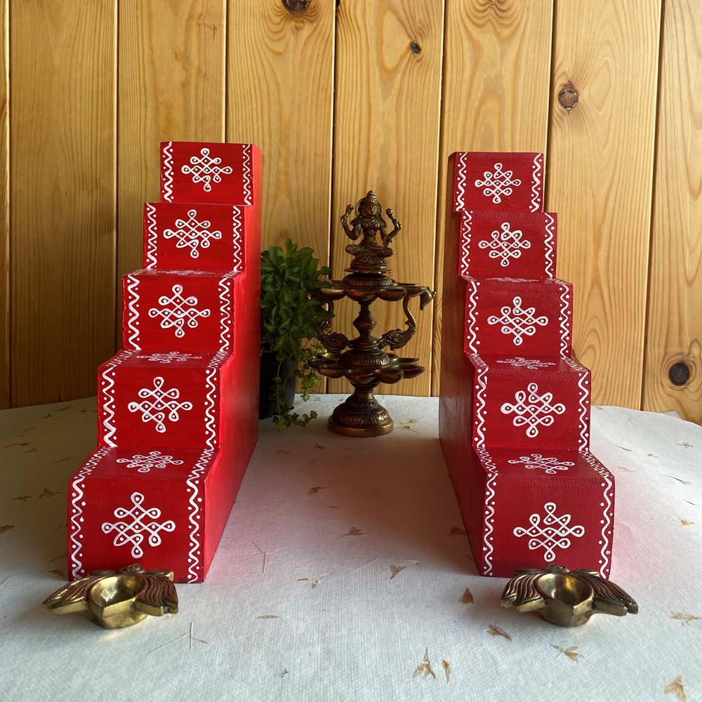 Vilakku Padi 3 Steps Step Size 3"X3" Red Set Of 2 Sutiable To Keep Lamps /Diyas And Idols