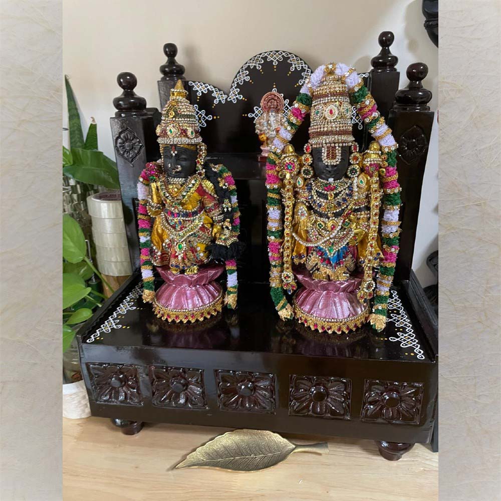 Temple Decor Style Perumal Thaayar Wooden Dolls