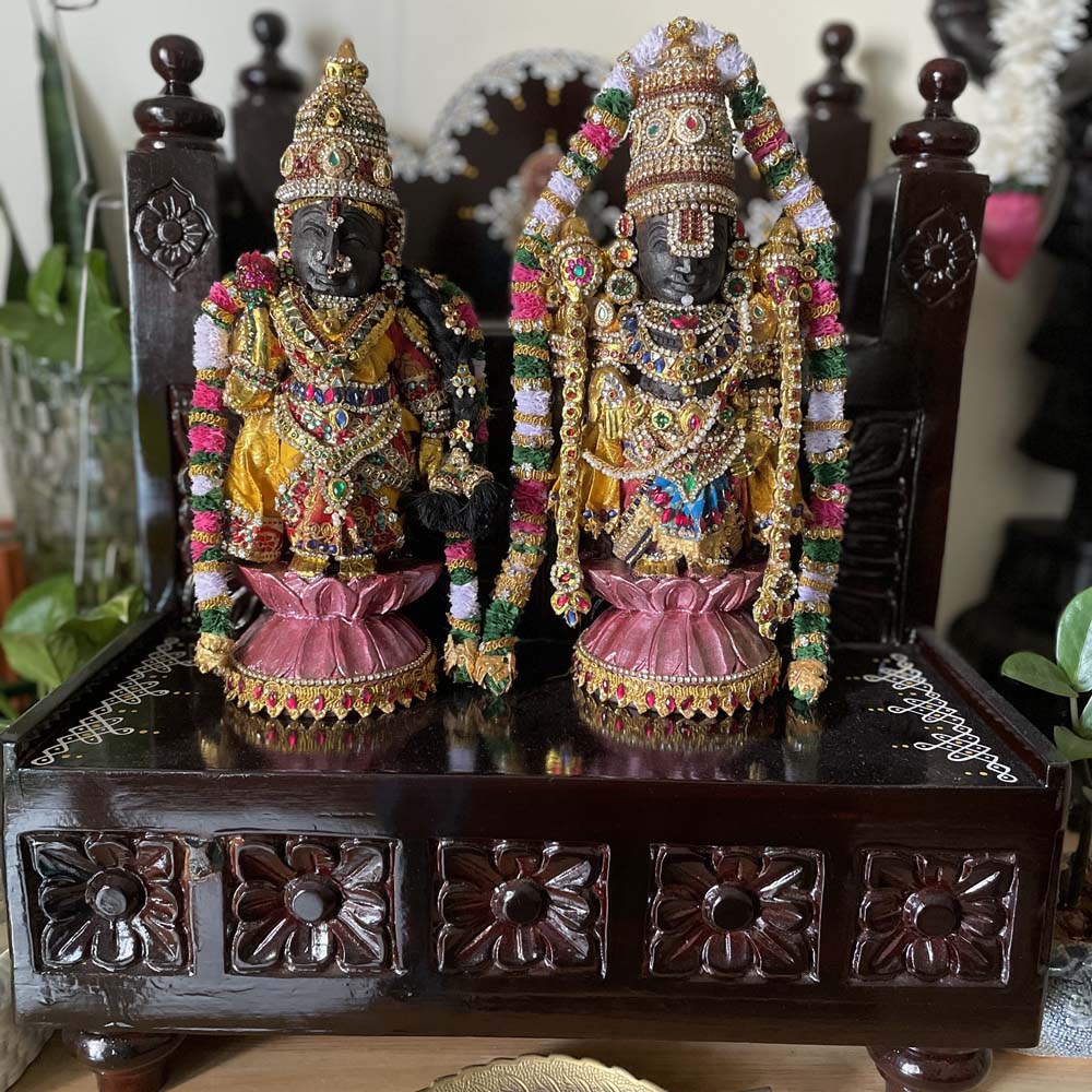 Temple Decor Style Perumal Thaayar Wooden Dolls
