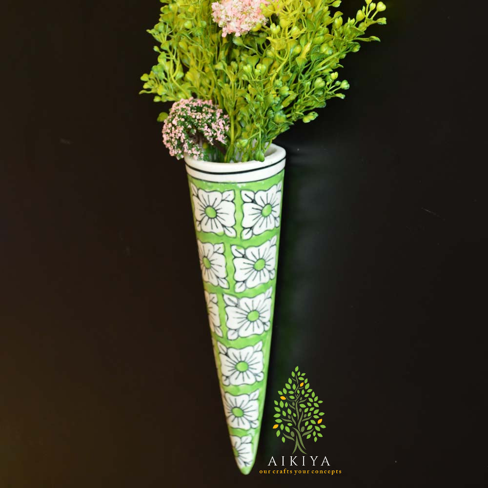 Hanging Flower Cone - Green (Small)