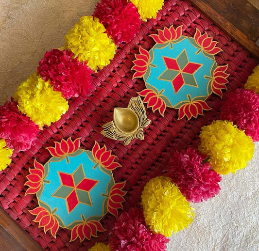Lotus Diya With Plain T Light Each